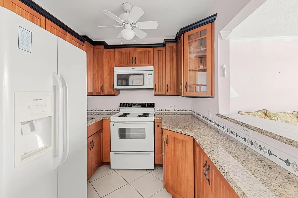 97 Oakridge H Deerfield Beach FL 33442