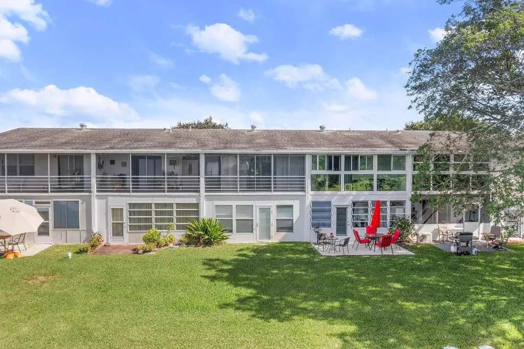 97 Oakridge H Deerfield Beach FL 33442