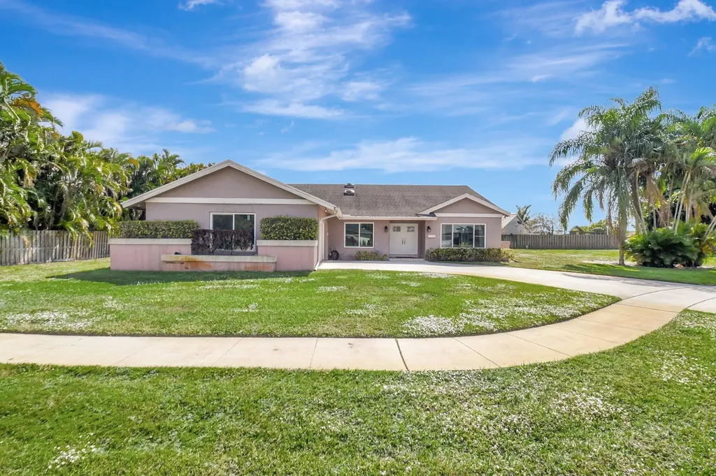 11348 Coralwood Court Wellington FL 33414
