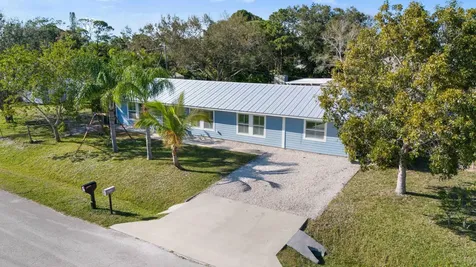 3261 SE Hibiscus Street Stuart FL 34997
