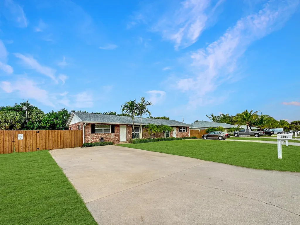 9201 Silverthorne Drive Palm Beach Gardens FL 33403