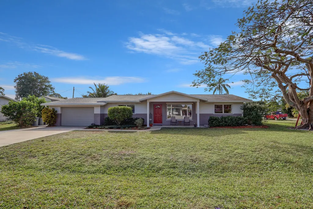 2222 SE Jackson Street Stuart FL 34997