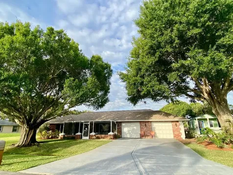 2086 SE Bisbee Street Port St Lucie FL 34952