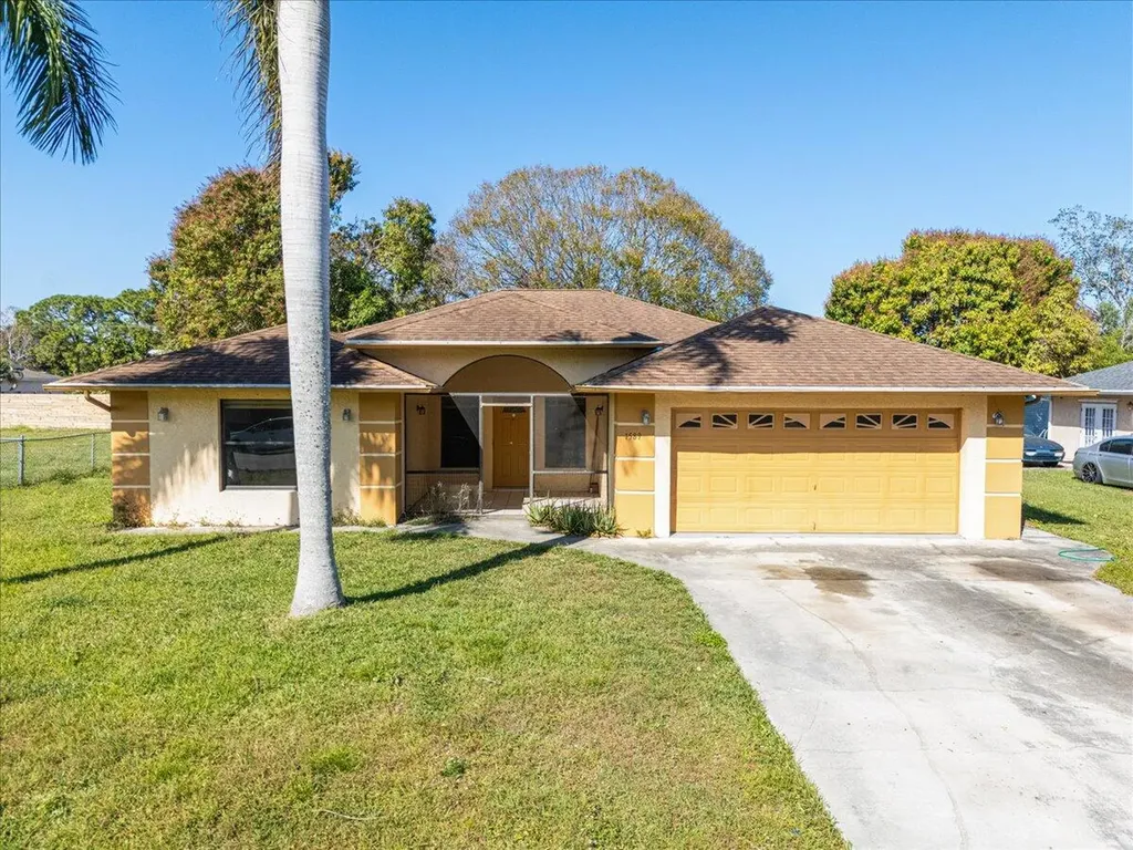 1589 SE Minorca Avenue Port St Lucie FL 34952