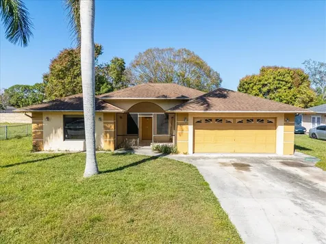 1589 SE Minorca Avenue Port St Lucie FL 34952