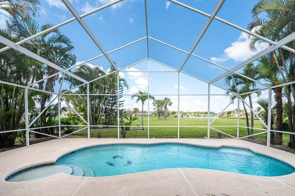 380 SW Lake Forest Way Port St Lucie FL 34986