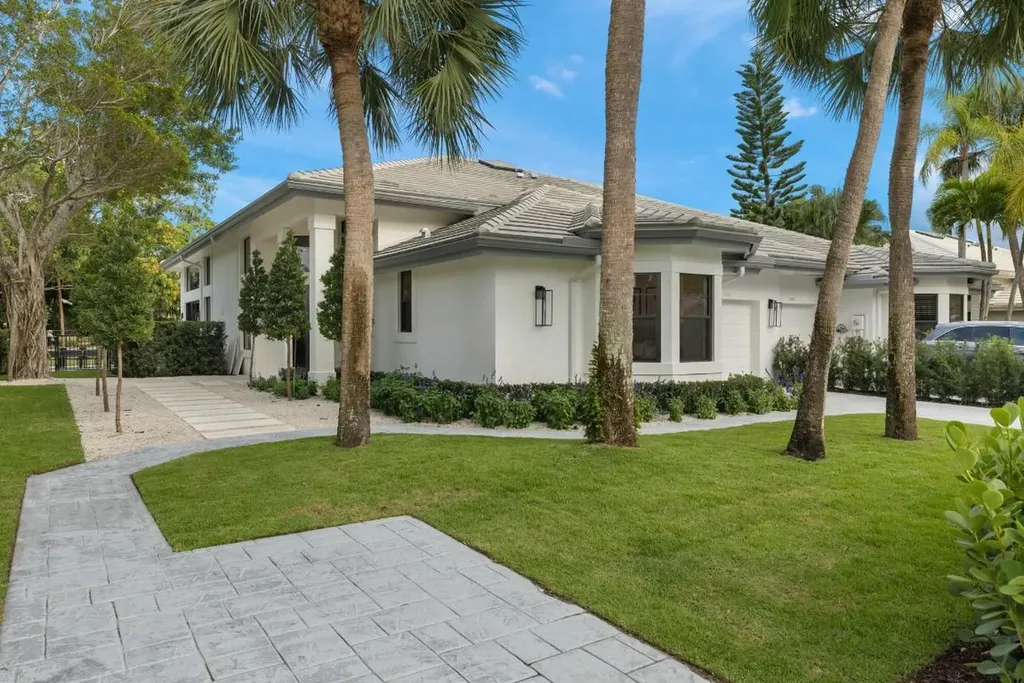2680 Twin Oaks Way Wellington FL 33414