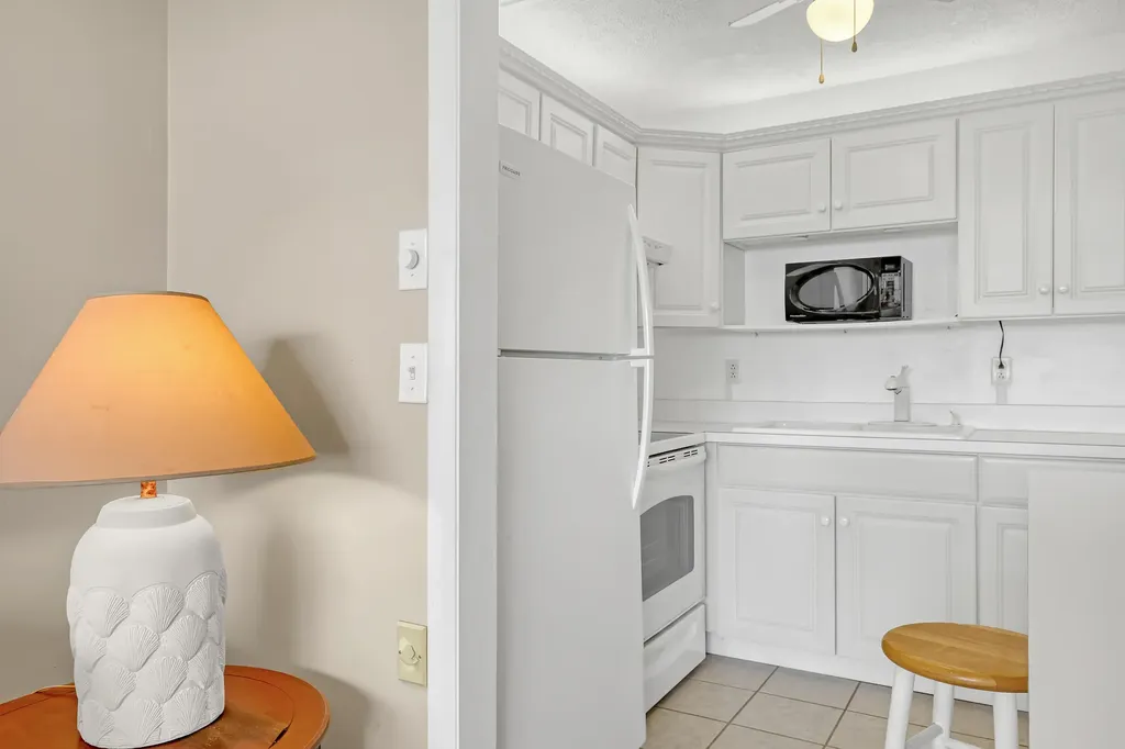 680 Horizons W Boynton Beach FL 33435