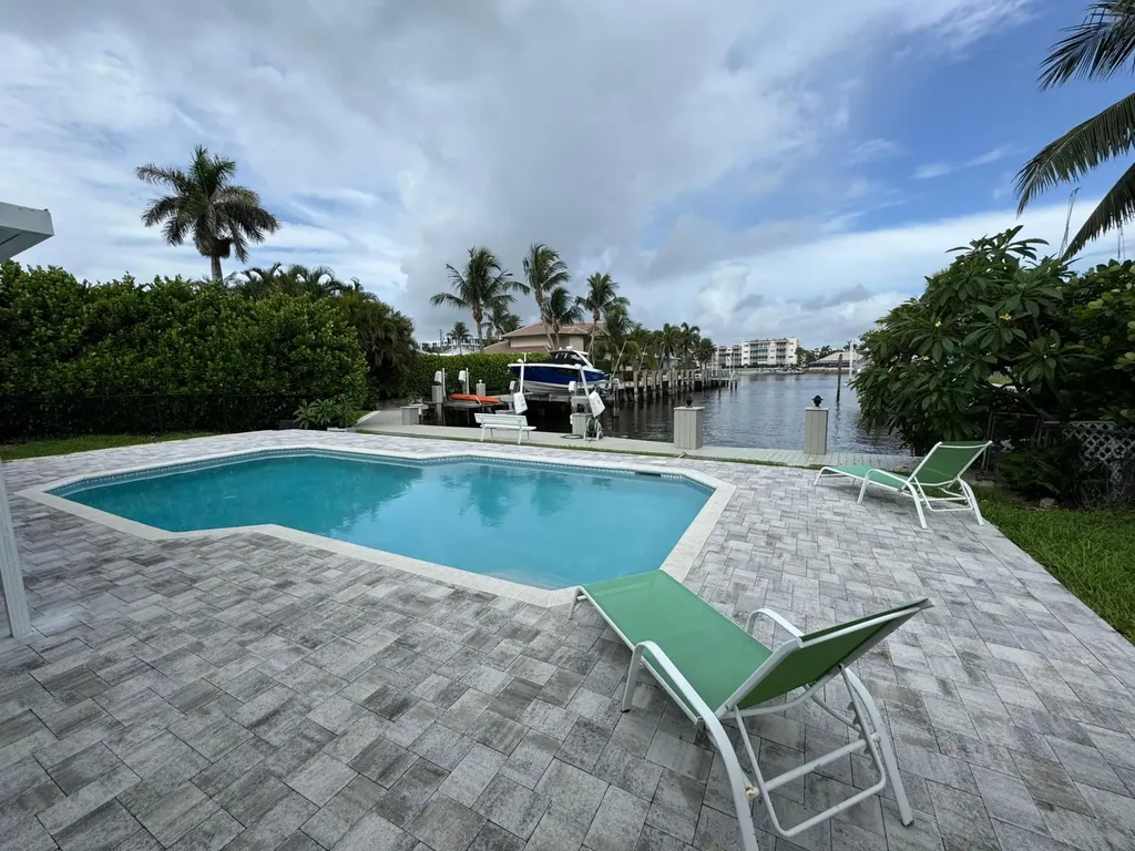 16 Midlane Road Ocean Ridge FL 33435