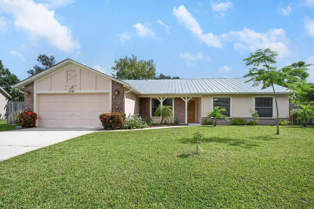 2485 SE Tracy Avenue Port St Lucie FL 34952