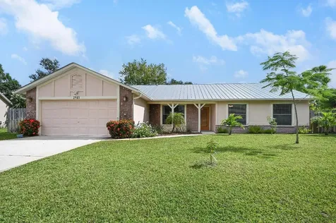 2485 SE Tracy Avenue Port St Lucie FL 34952