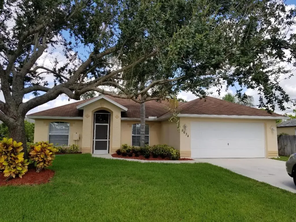 5634 NW Bluff Court Port St Lucie FL 34986