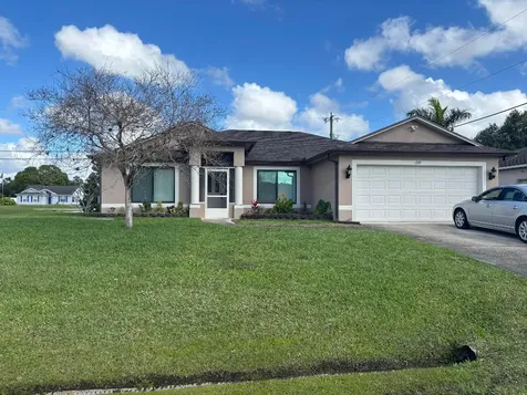 1285 SW Bellevue Avenue Port St Lucie FL 34953