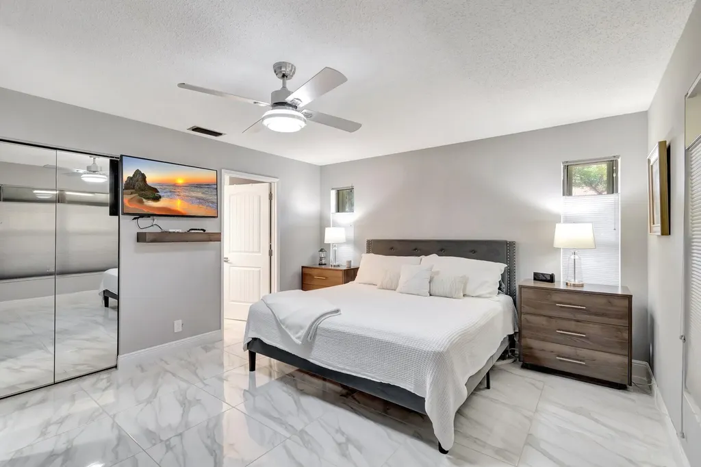 10927 Dolphin Palm Court Boynton Beach FL 33437
