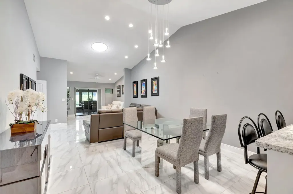 10927 Dolphin Palm Court Boynton Beach FL 33437