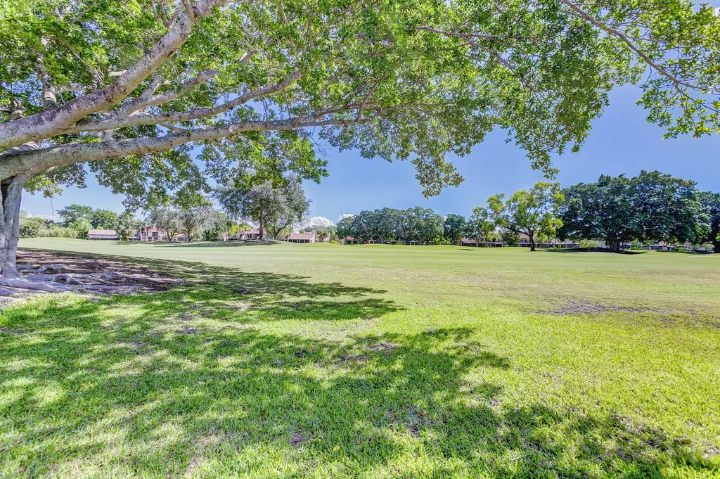 118 Monterey Pointe Drive Palm Beach Gardens FL 33418