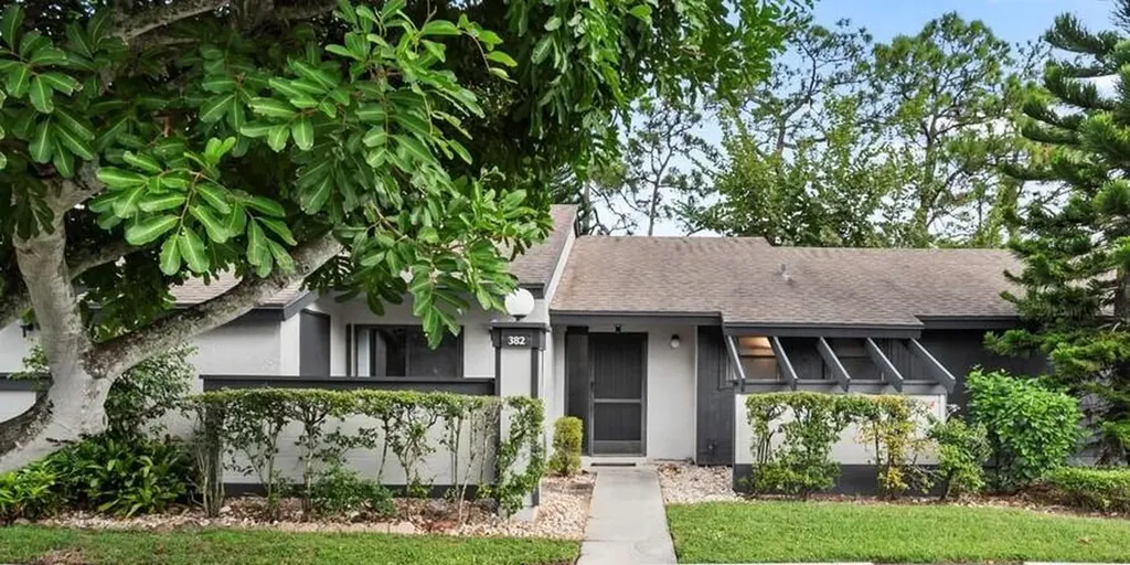 382 Ottawa Court Royal Palm Beach FL 33411