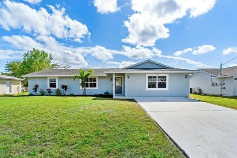 686 SW Jeanne Avenue Port St Lucie FL 34953