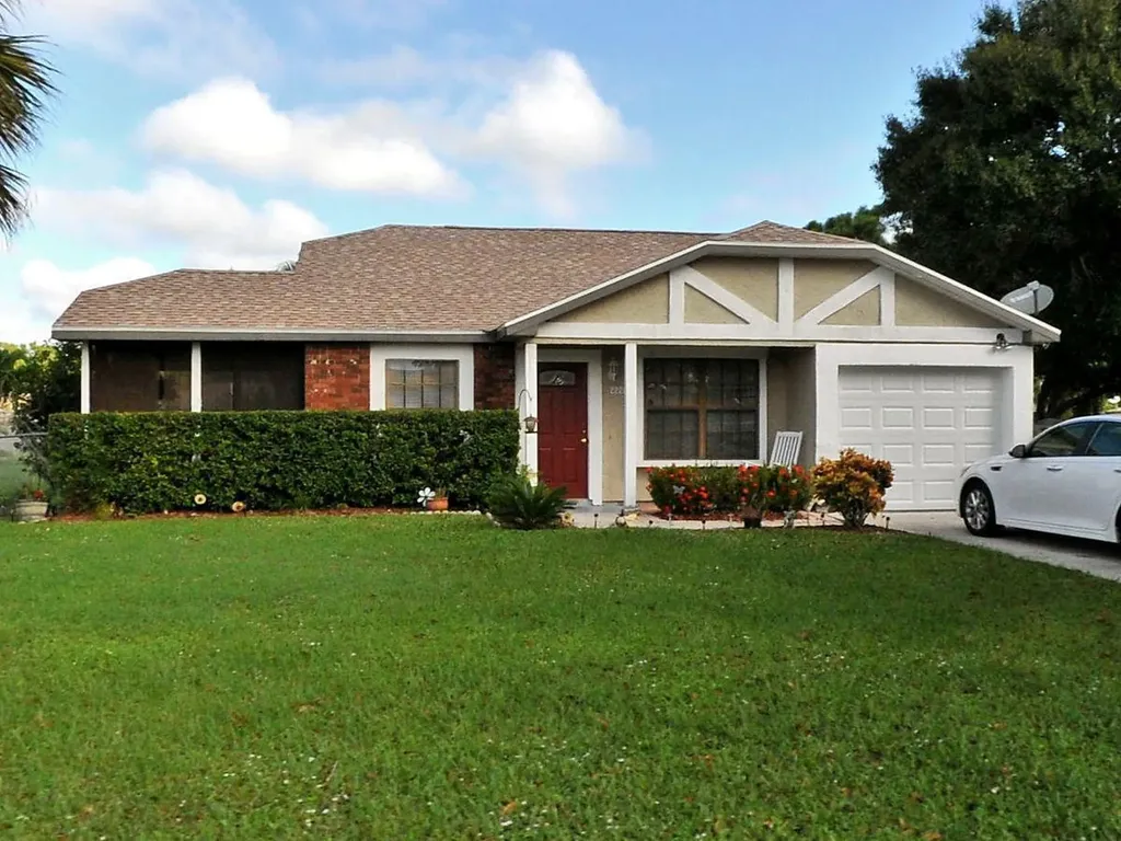 2221 SE Rainier Road Port St Lucie FL 34952