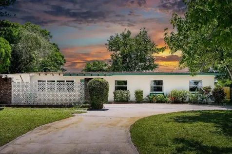426 SE Tranquilla Avenue Port St Lucie FL 34983