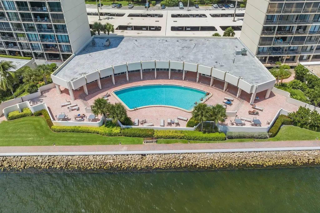 134 Lakeshore Drive North Palm Beach FL 33408