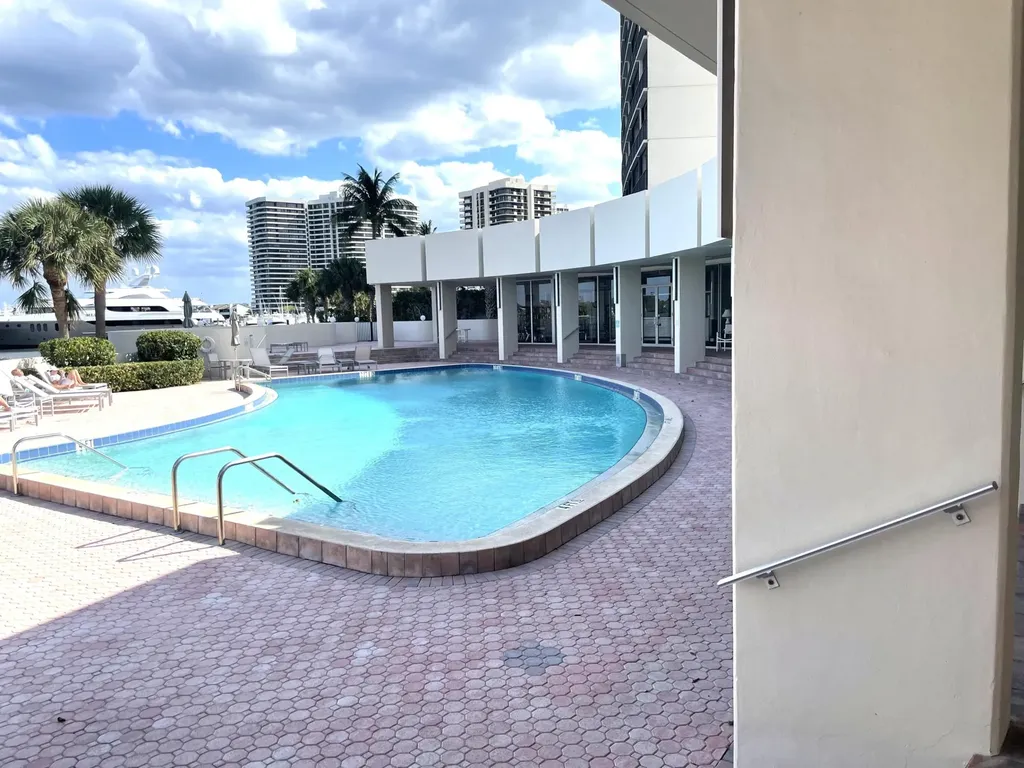 134 Lakeshore Drive North Palm Beach FL 33408
