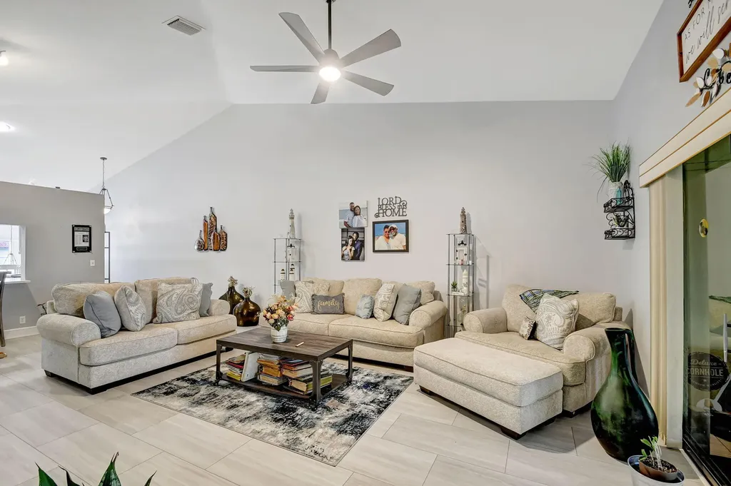 9735 Pavarotti Ter 204 Terrace Boynton Beach FL 33437