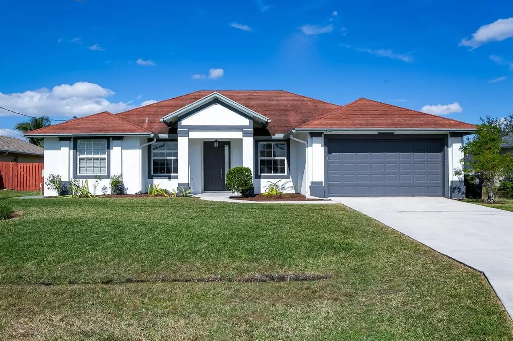 2749 SW Backton Avenue Port St Lucie FL 34987