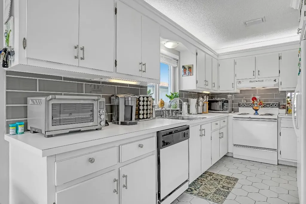 13833 Royal Palm B Court Delray Beach FL 33484