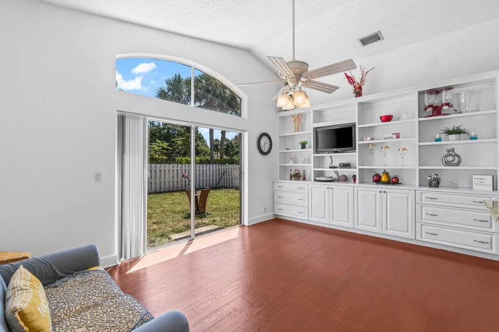 5169 Prairie Dunes Village Circle Lake Worth FL 33463