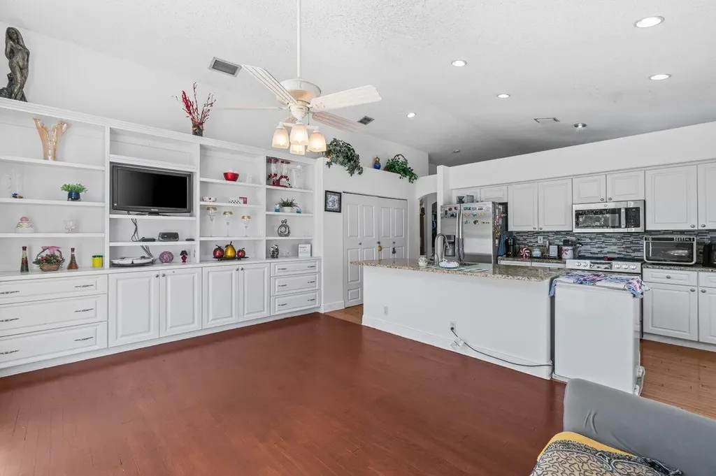 5169 Prairie Dunes Village Circle Lake Worth FL 33463