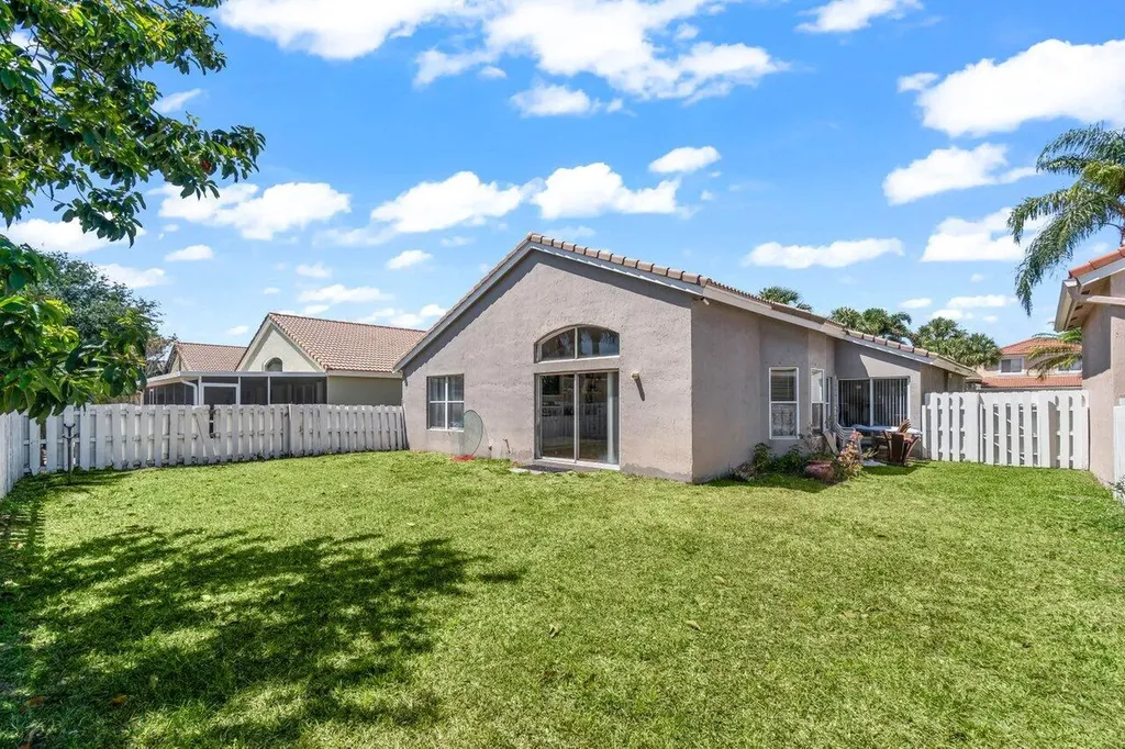5169 Prairie Dunes Village Circle Lake Worth FL 33463