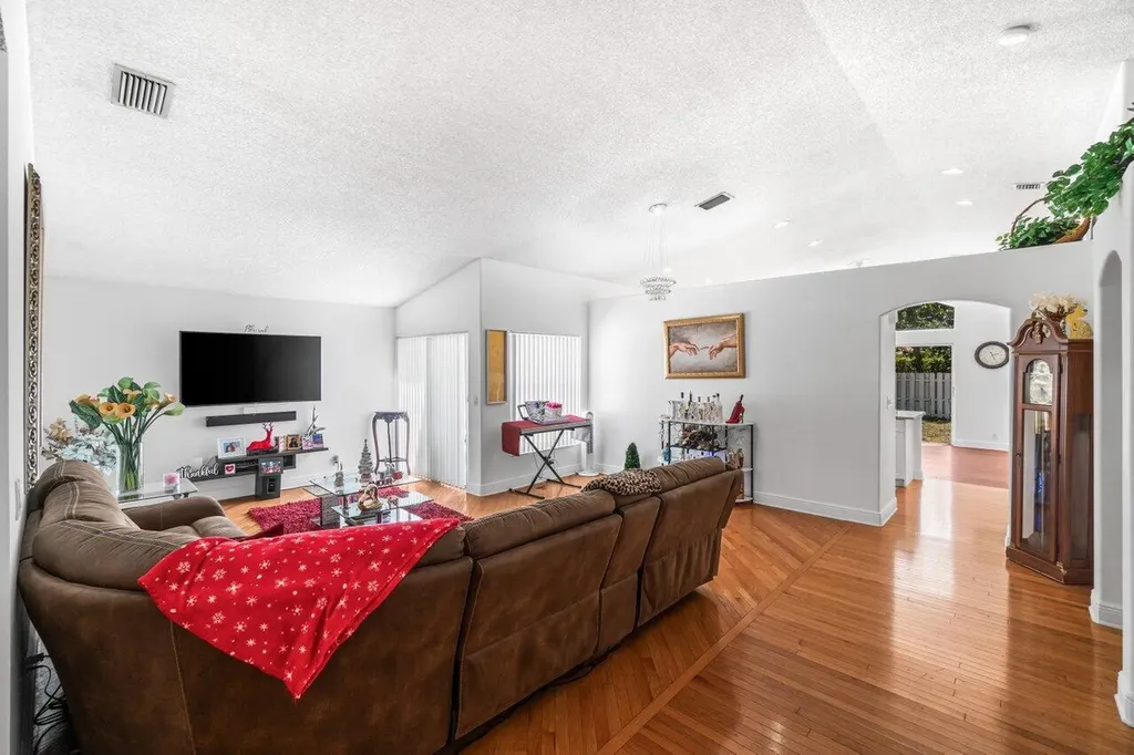 5169 Prairie Dunes Village Circle Lake Worth FL 33463