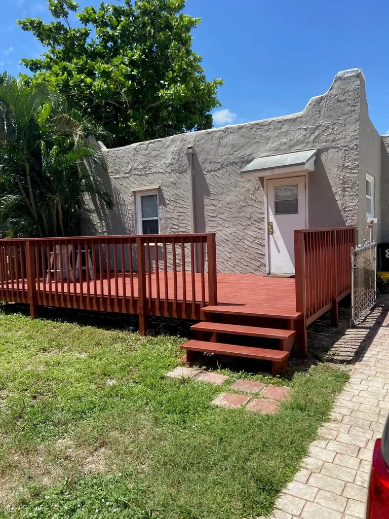 822 S N Street Lake Worth Beach FL 33460