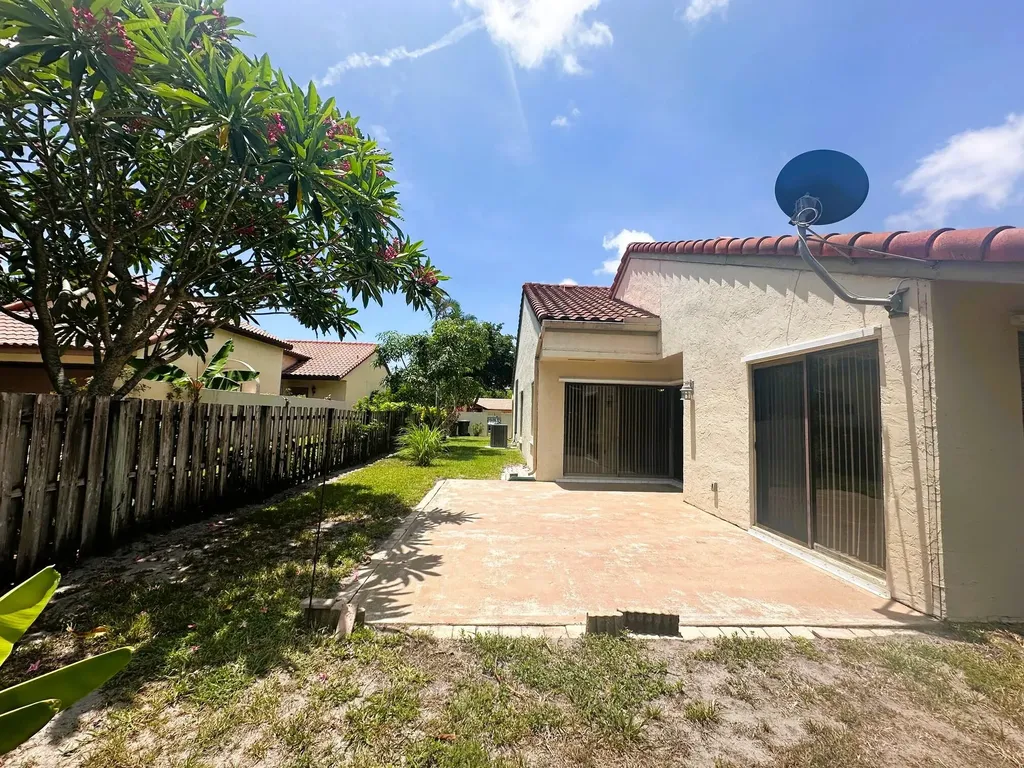 2195 NW 14th Street Delray Beach FL 33445