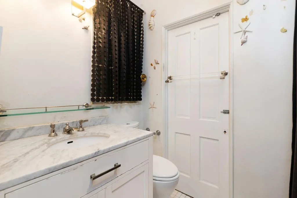 228 Phipps Palm Beach FL 33480