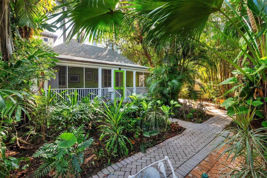228 Phipps Palm Beach FL 33480