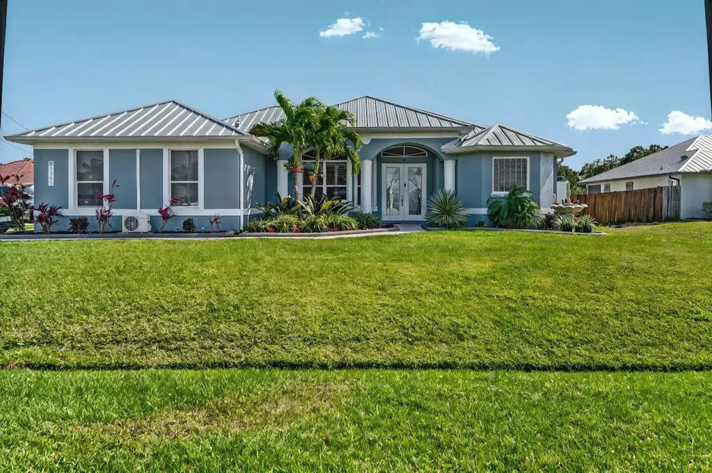 5380 NW Dell Court Port St Lucie FL 34986