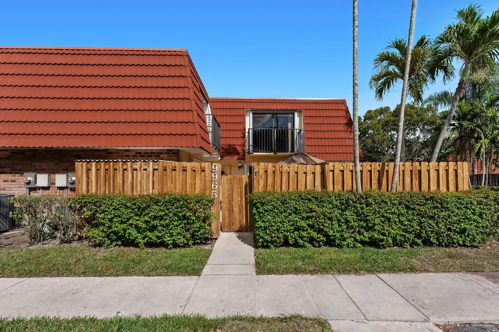 9965 NW 6th Court Plantation FL 33324