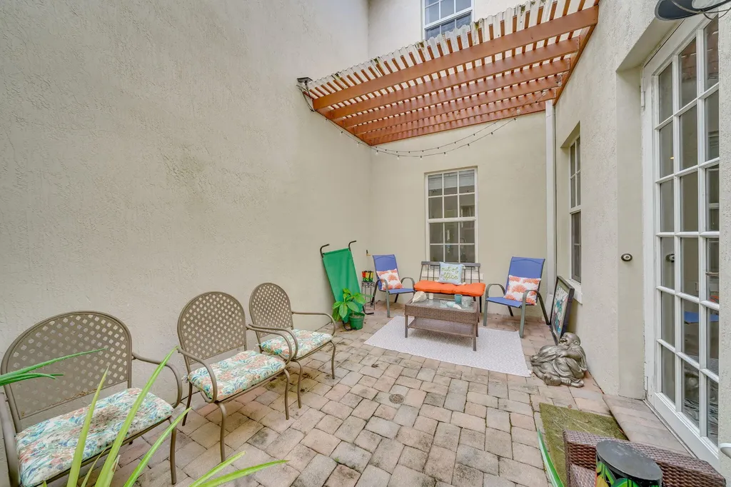 8335 NW 7th Terrace Boca Raton FL 33487
