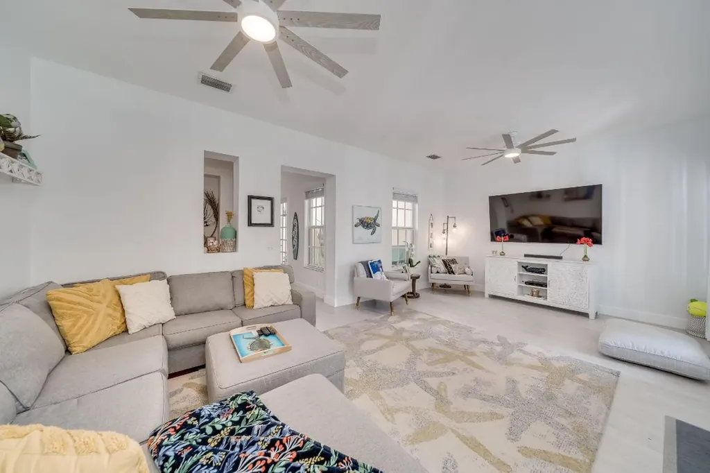 8335 NW 7th Terrace Boca Raton FL 33487