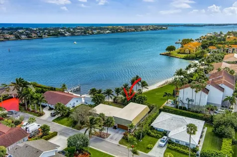 126 Park Lane E Hypoluxo FL 33462