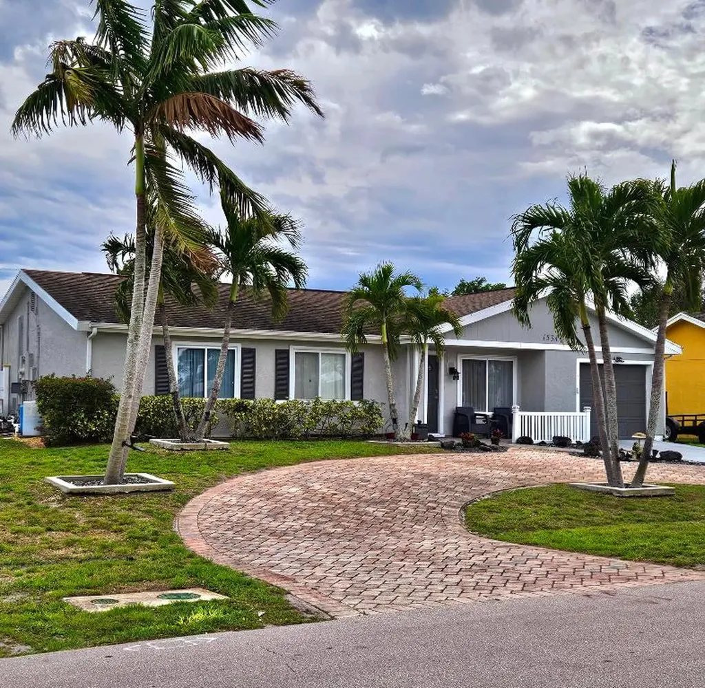 1534 SE Portillo Road Port St Lucie FL 34952