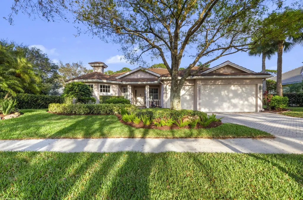 5657 SE Forest Glade Trail Hobe Sound FL 33455