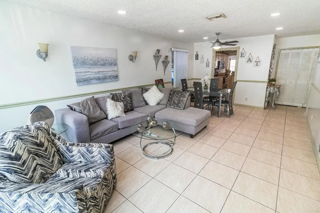 513 El Vedado West Palm Beach FL 33405