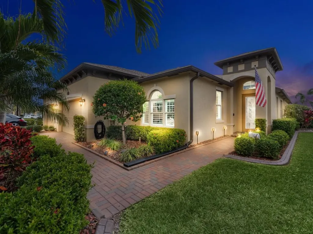12879 SW Lake Fern Circle Port St Lucie FL 34987