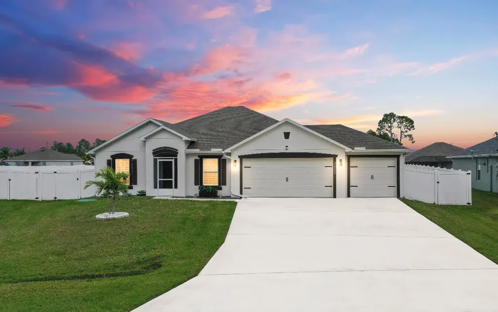 2423 SW Page Circle Port St Lucie FL 34953