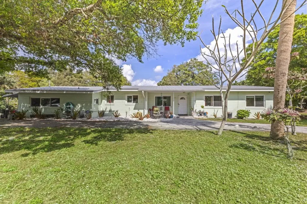 1310 Jersey Avenue Fort Pierce FL 34950