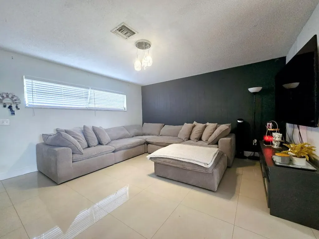 5110 Michigan Avenue West Palm Beach FL 33415