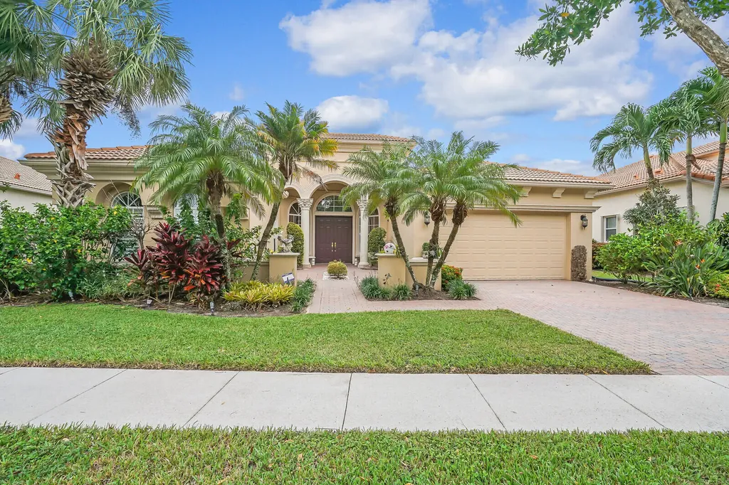 9257 Via Grande W Wellington FL 33411